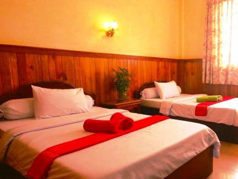 Bokre Angkor Hostel Сиемрип Экстерьер фото