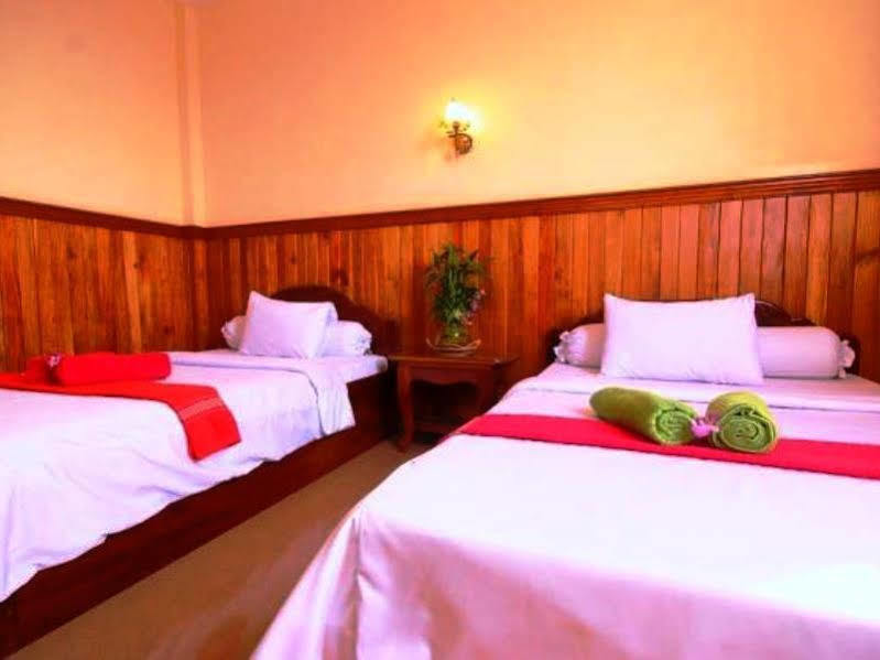 Bokre Angkor Hostel Сиемрип Экстерьер фото